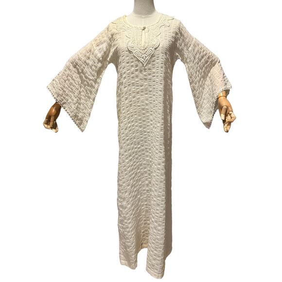 1970s Evelyn Pearson Embroidered Muslin Boho Dress with Bell Sleeves small - Picture 2 of 16